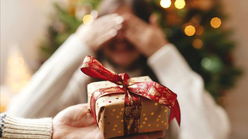 Štedrá nádielka vianočných darčekov v Orangei pokračuje aj v decembri
