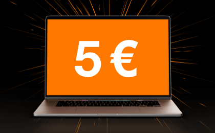 ilustrácia piatich eur na monitore notebooku