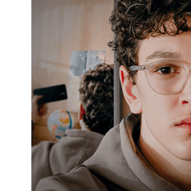 ilustračný obrázok k článku: Tichá radikalizácia: Čo sa deje v hlavách slovenských tínedžerov, keď sa nikto nepozerá?