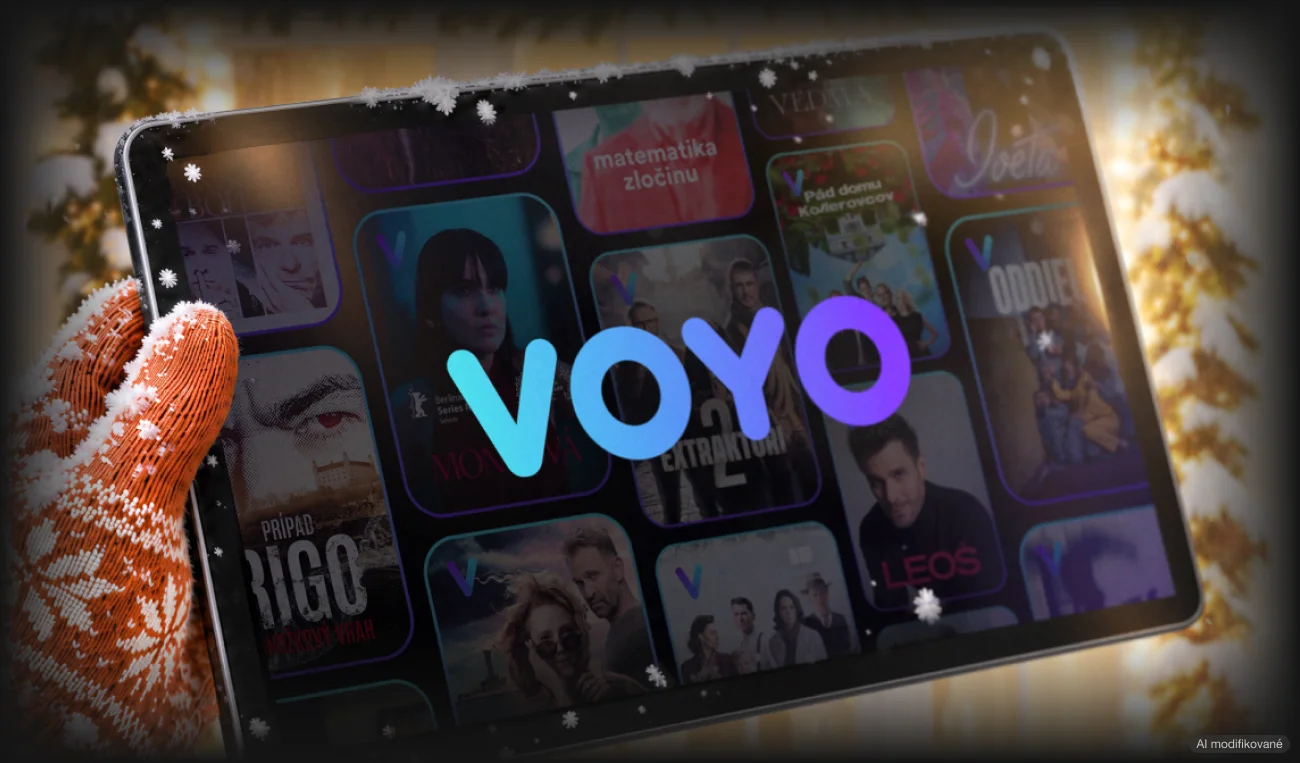 tablet s aplikáciou Voyo vo vianočnej výzdobe